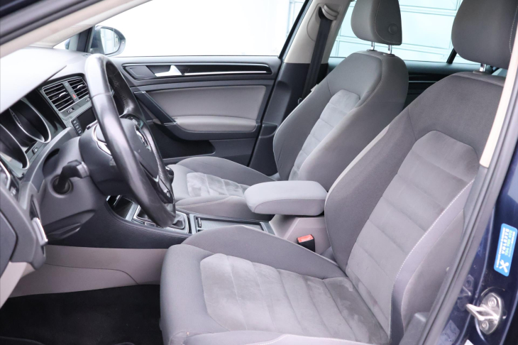 Volkswagen Golf 1,4 TSI Highline Xenon Serv.k.