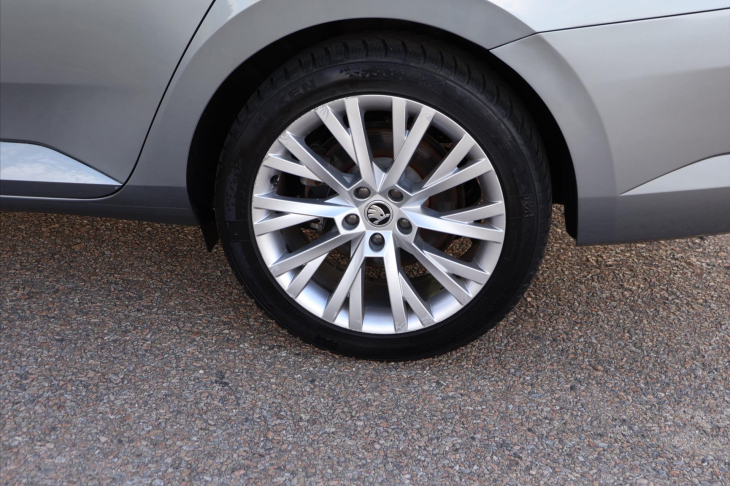 Škoda Superb 2,0 TDI DSG 4x4 CZ Style DPH
