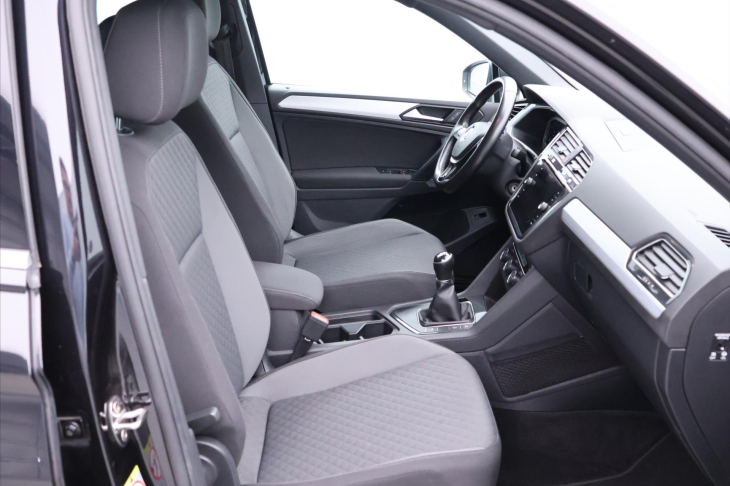 Volkswagen Tiguan 1,5 TSI R-line virtual DPH LED