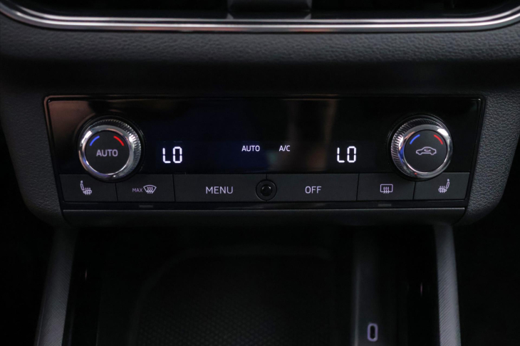 Škoda Kamiq 1,0 TSI Clever LED DPH Serv.kn