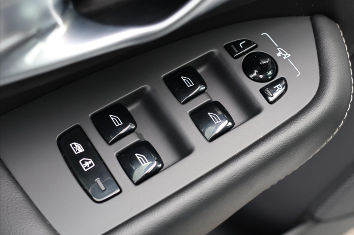 Volvo XC90 2,0 228kW T8 AWD Ultimate Bright