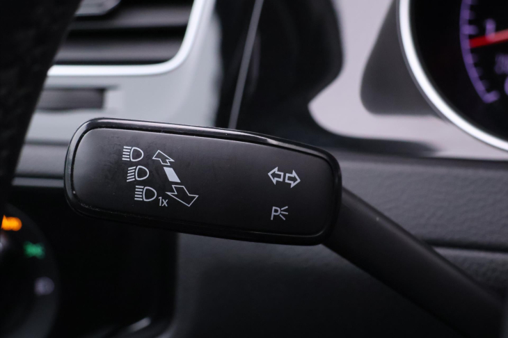 Volkswagen Golf 1,4 TSI 92kW Highline LED 1.Maj