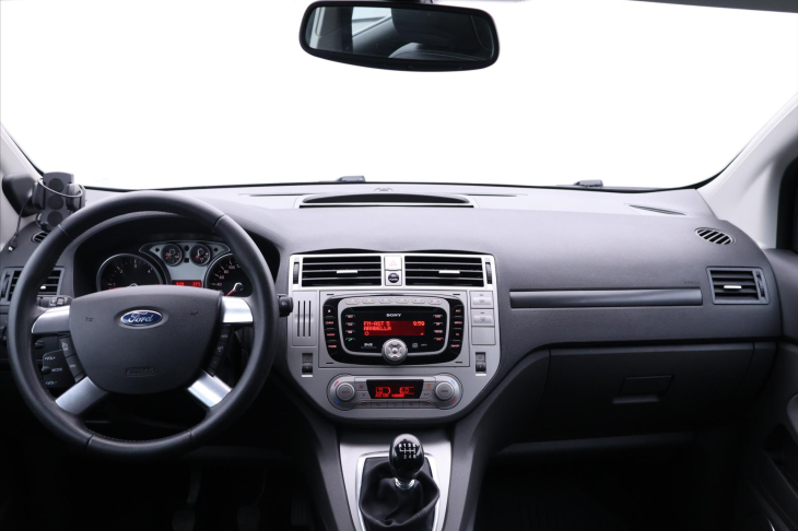 Ford Kuga 2,0 TDCI 100kW Titanium Kůže