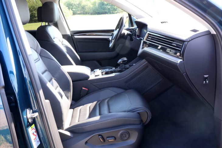 Volkswagen Touareg 3,0 TDI 210kW 4M LED DPH CZ