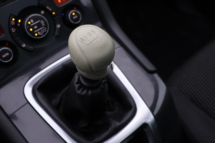 Peugeot 5008 1,6 HDI 82kW Family CZ