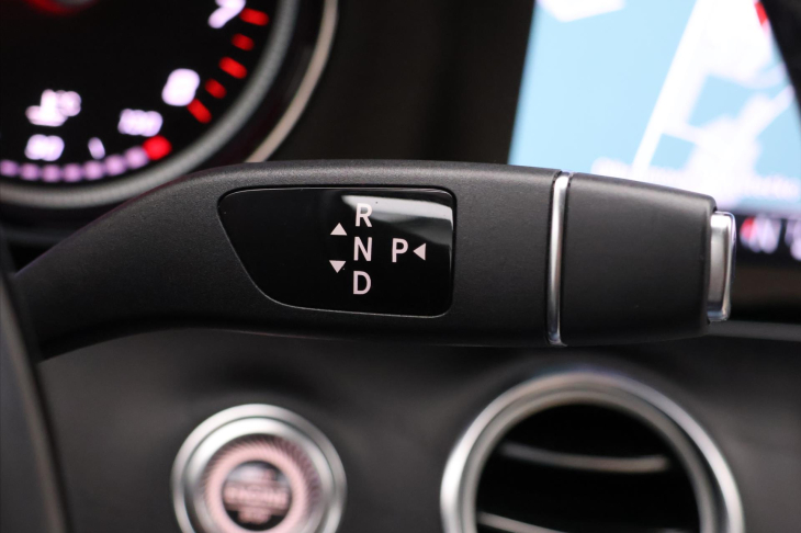 Mercedes-Benz Třídy E 2,0 250 AMG CZ 360° Kamera
