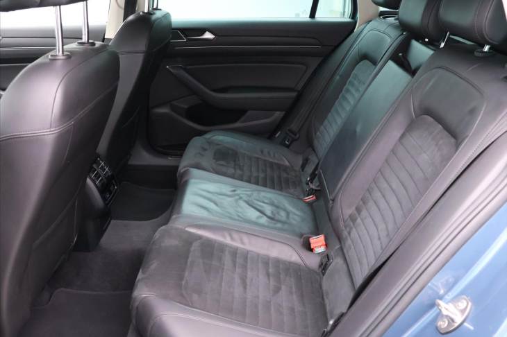 Volkswagen Passat 2,0 TDI 110kW Highline LED CZ