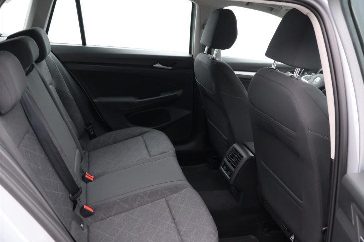 Volkswagen Golf 1.5 TSI EVO 110kW Life DPH CZ