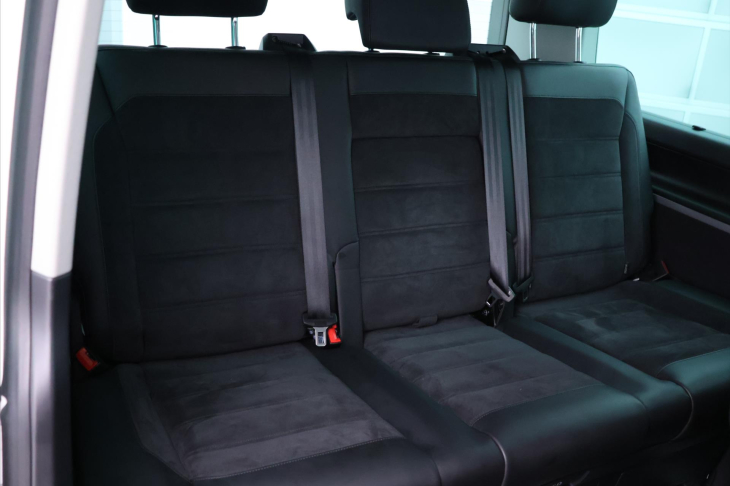 Volkswagen Multivan 2,0 TDI 150kW Highline 4M DPH