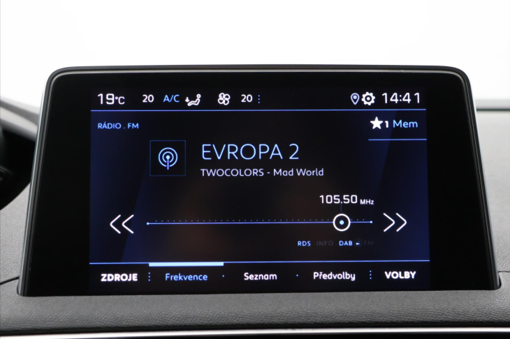 Peugeot 3008 1,5 Blue HDi 96kW Allure CZ