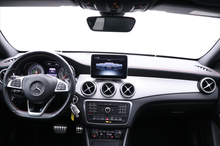 Mercedes-Benz CLA 2,1 200d Aut. 4Matic AMG paket