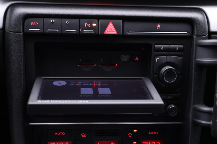 Audi A4 2,7 TDI 132kW S-Line Xenon