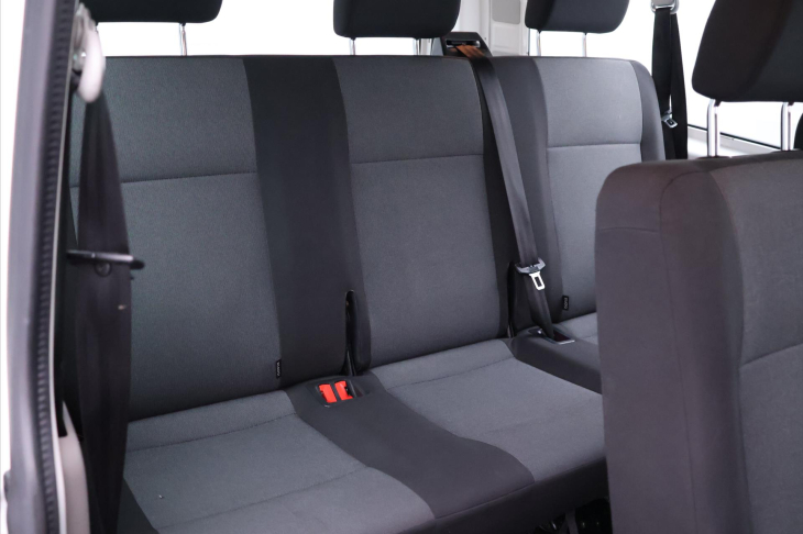 Volkswagen Transporter 2,0 TDI 110kW DSG L2 9míst DPH