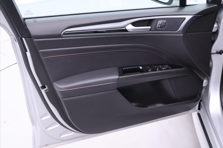 Ford Mondeo 2,0 TDCI 132kW ST LINE