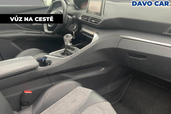 Peugeot 3008 1,2 PT 96kW Allure Pano 1.Maj