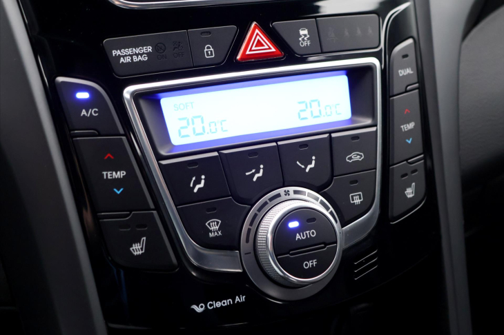 Hyundai i30 1.6 GDI 99kW CZ Trikolor Tažné