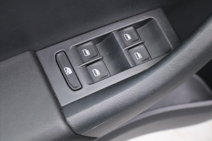 Škoda Rapid 1,6 TDI 77kW Style Xenon Navi