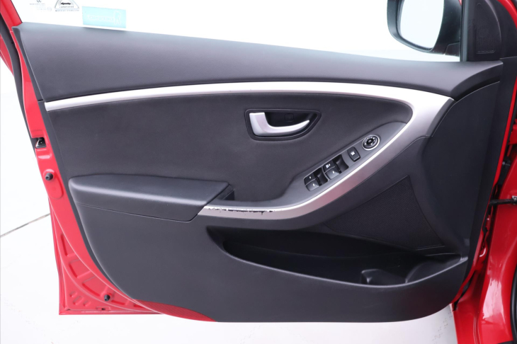 Hyundai i30 1,4 CVVT 73KW ENTRY CZ Serv.k.