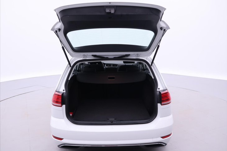 Volkswagen Golf 1,0 TSI 85kW CZ 86 000 km