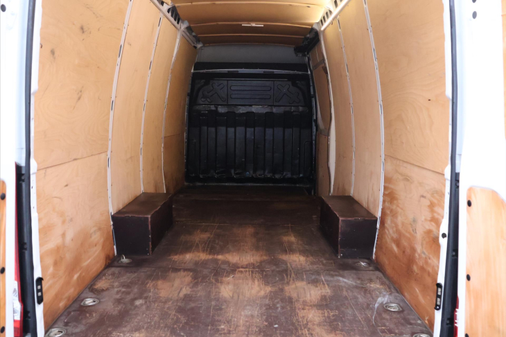 Iveco Daily 3,0 35S18 132kW L4H2 DPH