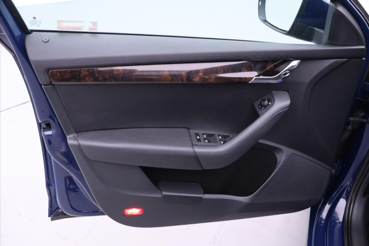 Škoda Octavia 1,4 TSI DSG Elegance+ Xenon