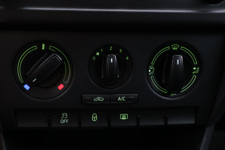 Škoda Rapid 1,6 TDI 77kW Klimatizace CZ