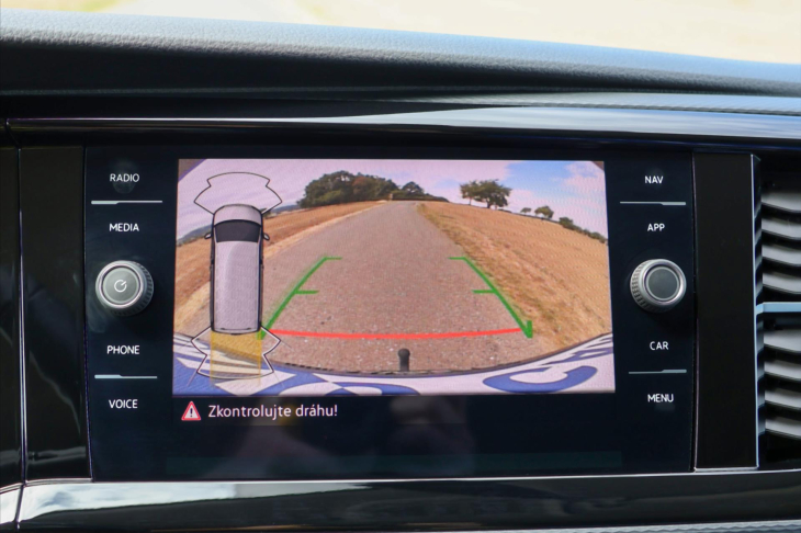 Volkswagen Transporter 2,0 TDI DSG Bulli Long 9-Míst