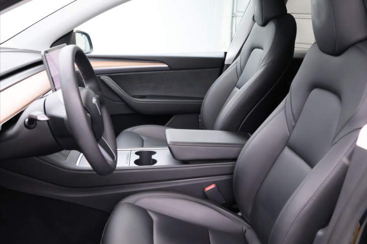 Tesla Model Y Long Range AWD CZ SoH 92%