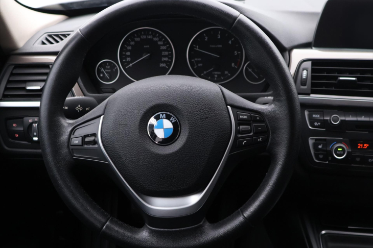 BMW Řada 3 2,0 318d xDrive Xenon Navi Kůže