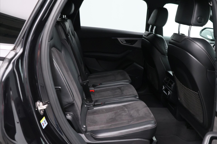 Audi Q7 3,0 TDI 200kW quattro 1.Maj.
