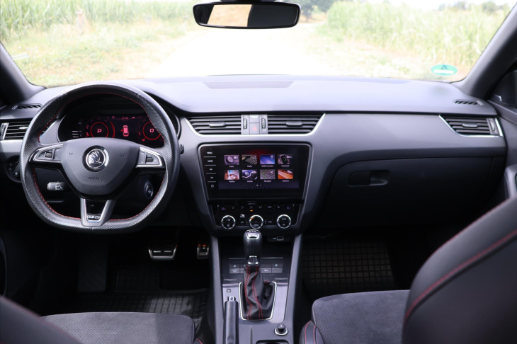 Škoda Octavia 2,0 TDI RS 4x4 DSG Virtual LED