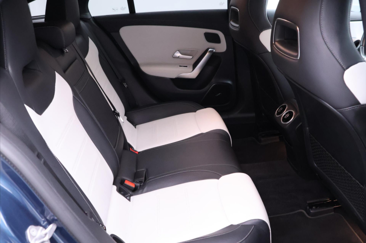 Mercedes-Benz CLA 2,0 35 AMG 225kW 4MATIC DPH CZ