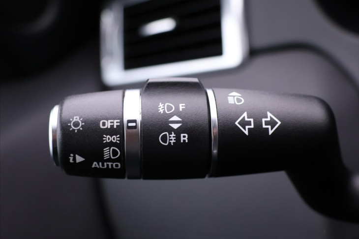 Land Rover Discovery Sport 2,0 TD4 132kW 4WD CZ Kůže 2Maj