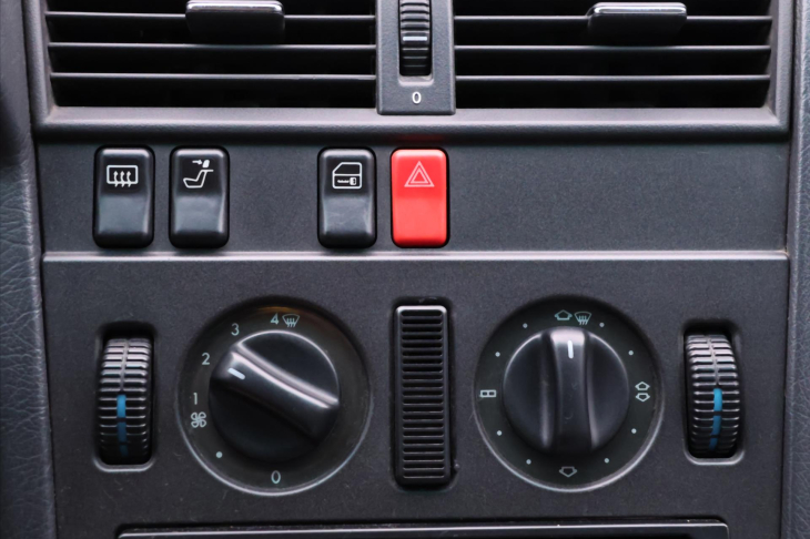 Mercedes-Benz Třídy C 1,8 180 90kW LPG CZ Tažné