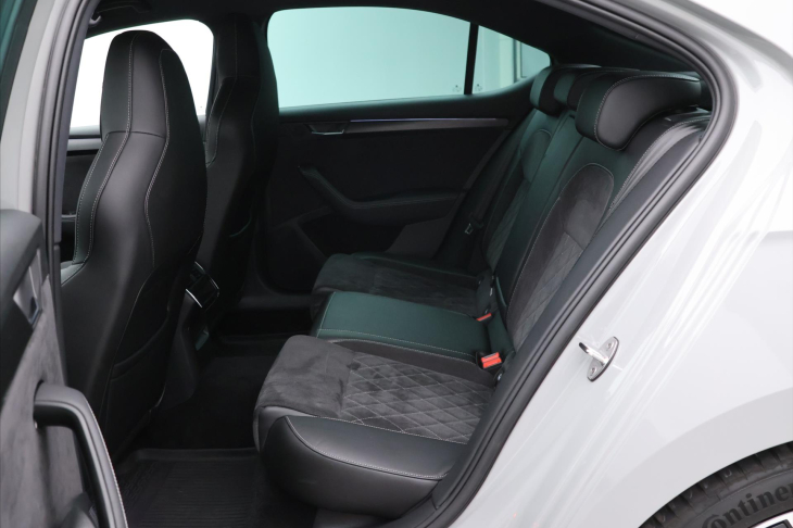 Škoda Superb 2,0 TDI 147kW DSG CZ Sportline DPH