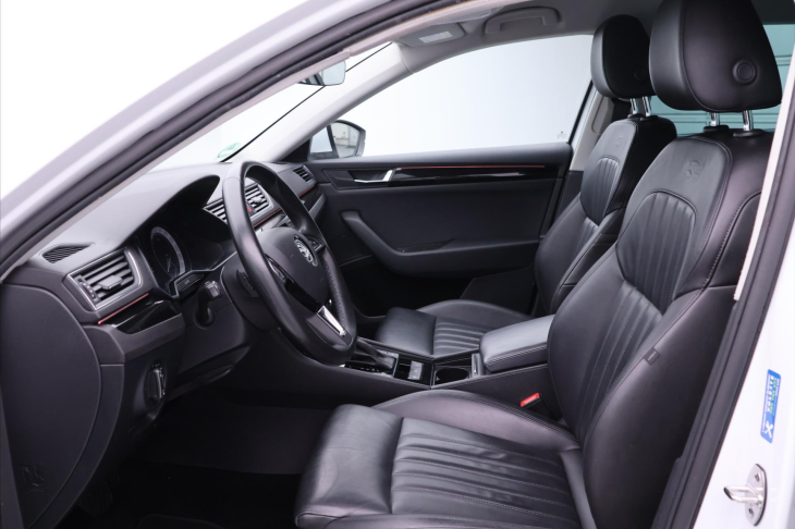 Škoda Superb 2,0 TSI 206kW 4x4 DSG L&K 1Maj