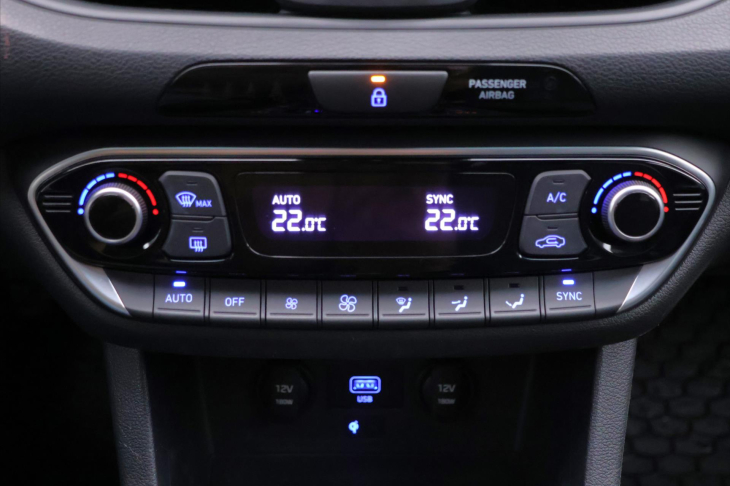 Hyundai i30 1,0 T-GDi Family Smart CZ DPH