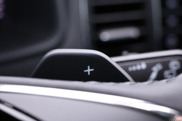 Škoda Karoq 2,0 TDI DSG Style Virtual DPH