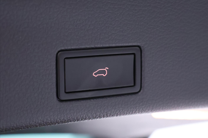 Volkswagen Sharan 2,0 TDI 100kW Highline Navi