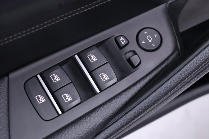 BMW Řada 5 4,4 M550i xDrive 390kW