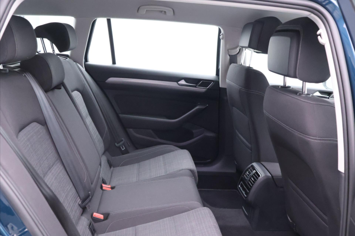 Volkswagen Passat 1,5 TSI 110kW Business DSG DPH CZ