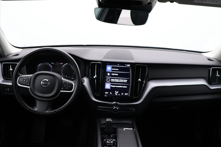 Volvo XC60 2,0 B4 145kW AWD Momentum CZ DPH