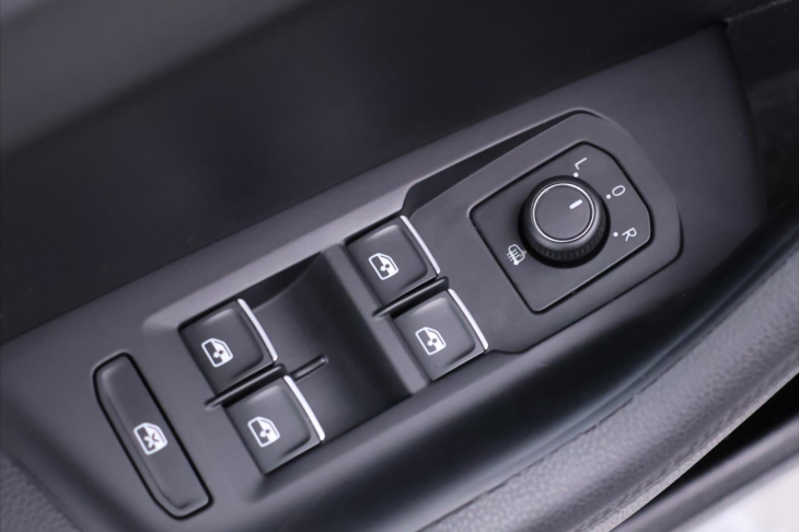 Volkswagen Passat 2,0 TDI 110kW CZ Highline LED