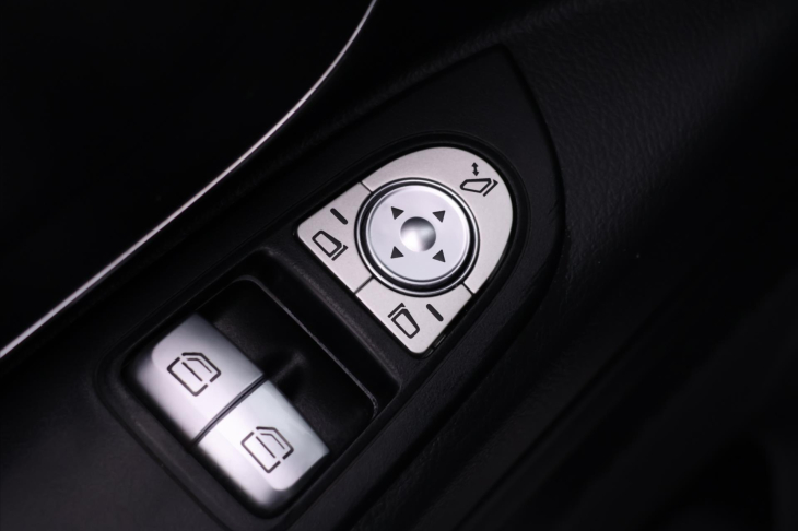 Mercedes-Benz Vito 2,1 119CDI 140kW Aut. 6-Míst