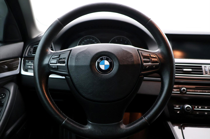BMW Řada 5 3,0 535i 225kW Aut.klima Kůže