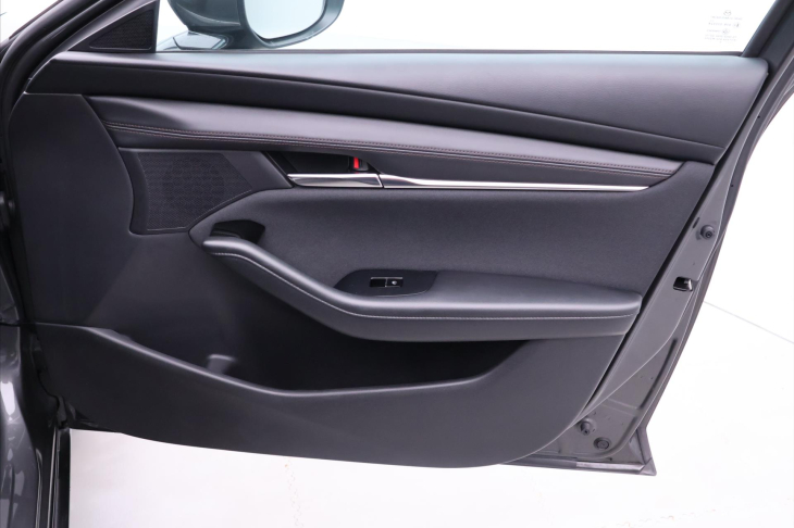 Mazda 3 2,0 e-Skyactiv 137kW CZ