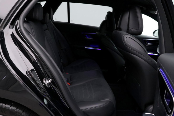 Mercedes-Benz Třídy C 2.0 220d 147kW AMG-Line