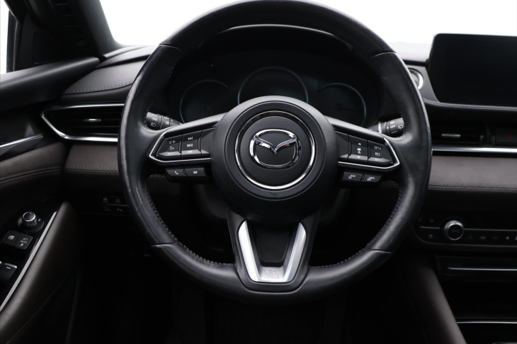 Mazda 6 2,2 D 135KW Revolution TOP CZ