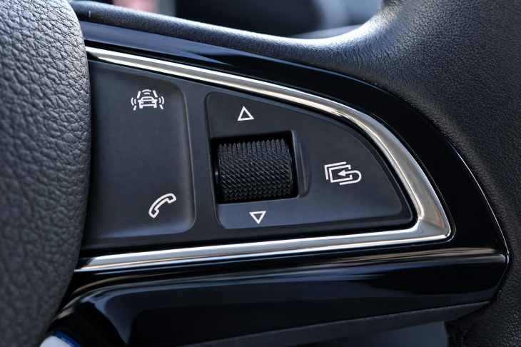 Škoda Superb 2,0 TDI DSG 110kW Style Navi