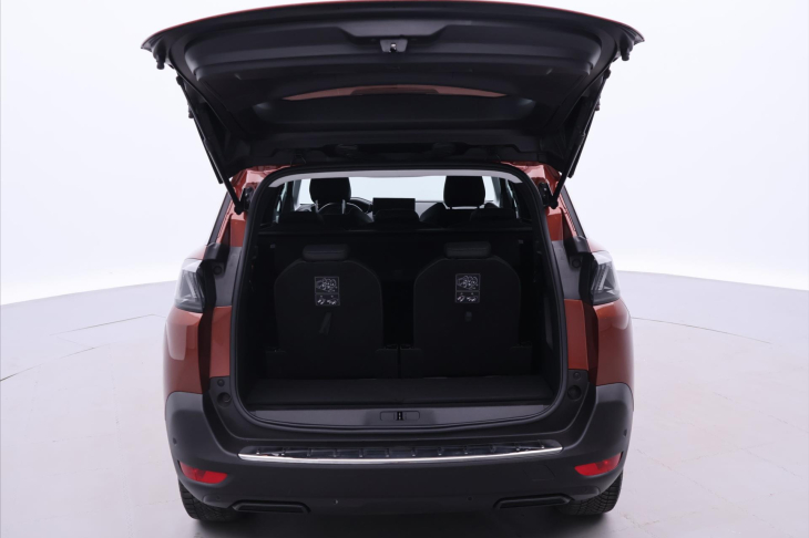 Peugeot 5008 1,5 HDI 96kW Allure 7-Míst DPH